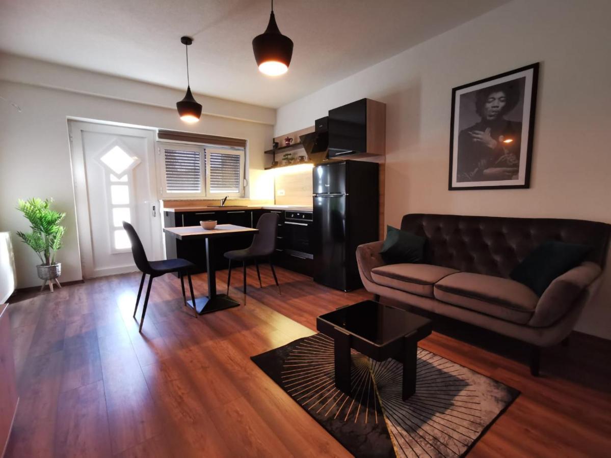 Gold & Black Apartment *